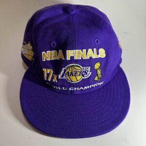 New Era Los Angeles Lakers 17x World Champions 9FIFTY Snapback Hat